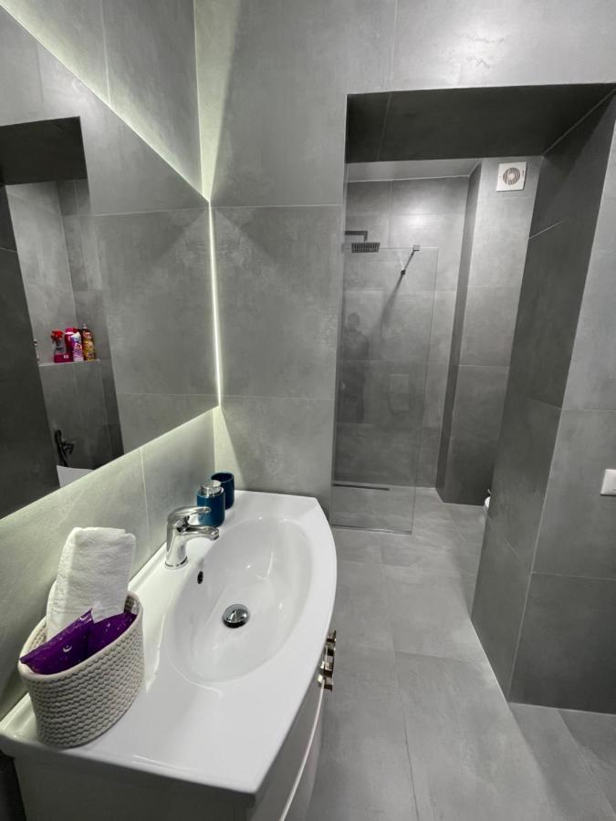 Lovely Apartment Τίρανα Εξωτερικό φωτογραφία